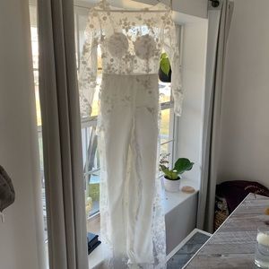 Women’s white pantsuit with cape!